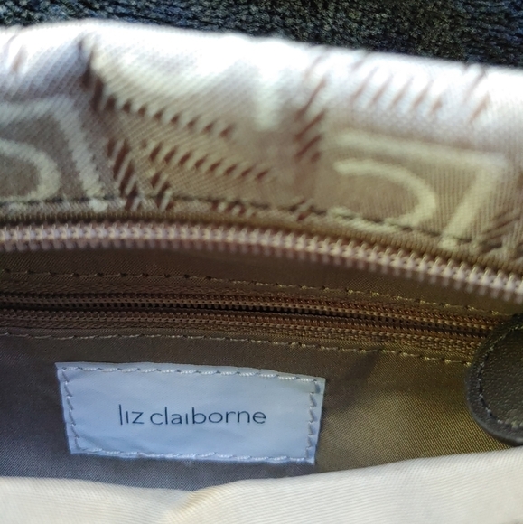 Liz Claiborne purse. - Picture 4 of 10